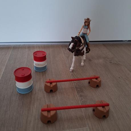 Schleich ohrada, prekazky, kemp, 