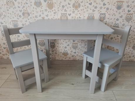 Stolík a stoličky-nové, 