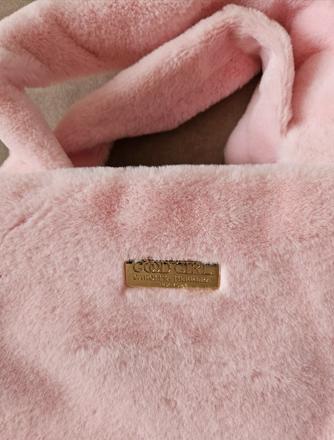 Huňata taška carolina hererra, 