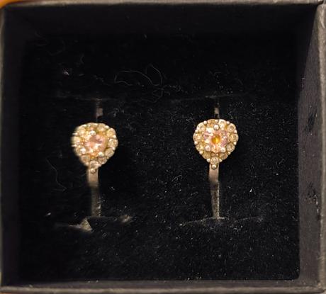 Dievčenské náušničky, 