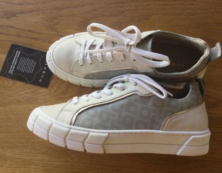 Dámske kožené tenisky značky bugatti, veľkosť 37, 37