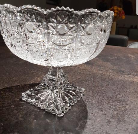 Krištáľova miska na podstavci, 