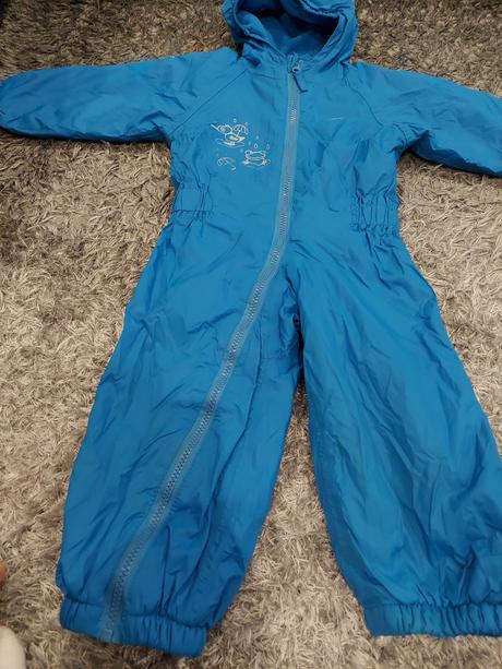 Nepremokava kombinéza do dažďa, 92