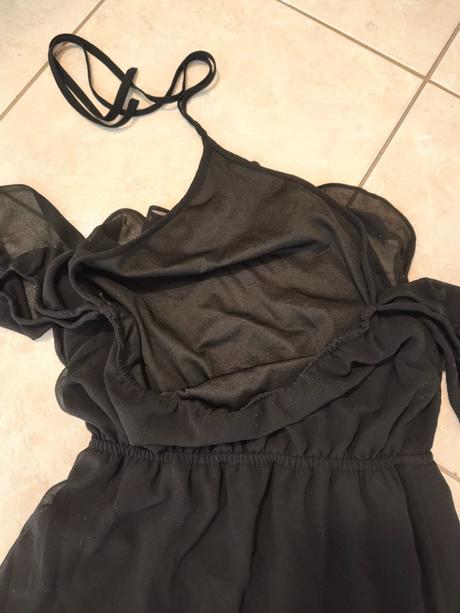 Šaty čierne dlhé s volánmi, s