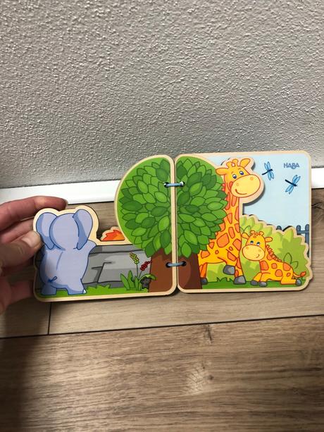 Drevená knižka zn. haba, 