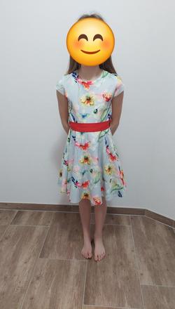 Dievcenske prilezitostne saty, 140