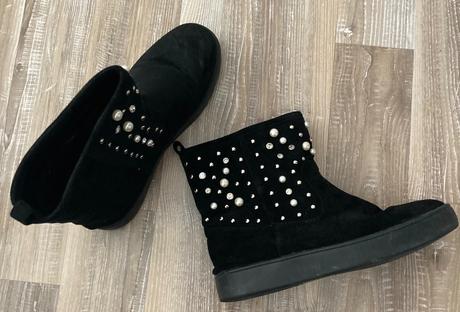 Krásne dámske členkové čižmičky s perličkami, 39