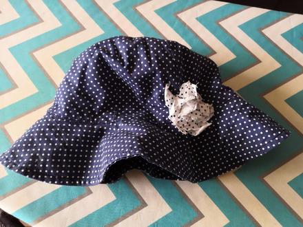 Bodkovaný klobúk, h&m,110