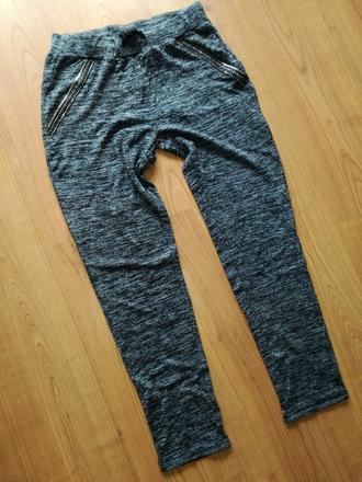 Uzasne spotrove nohavice velk. l, l