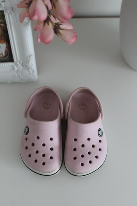 Crocs, crocs,26