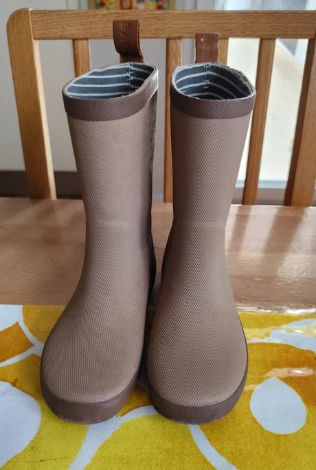 Ruzove gumaky move by melton, 27