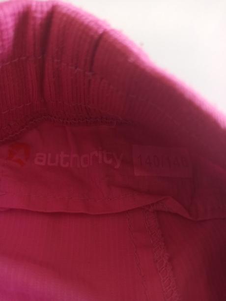 Trištvrťáky, authority,140