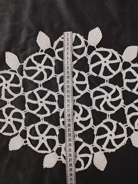 Biely háčkovaný obrus/háčkovaná dečka 1,