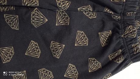 Čierne legínsy, 122