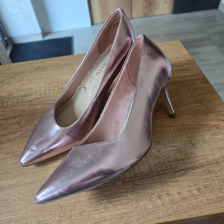 Ruzove lodicky, tamaris,40