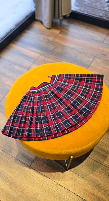 Krasna karovana suknicka, c&a,110