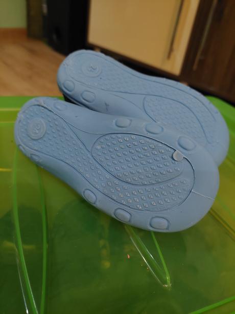 Semisove papucky, 24