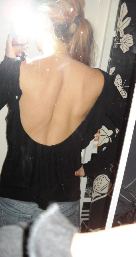 Top s holým chrbtom, s