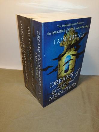 Laini taylor daughter of smoke and bone, 