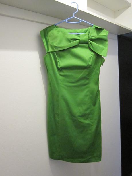 Zelene satenove saty s maslou, s