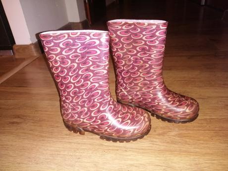 Dievcenske gumaky., 27