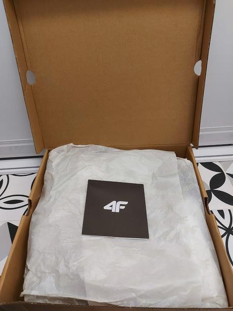 Kvalitné zimné snehule 4f nenosené, 36