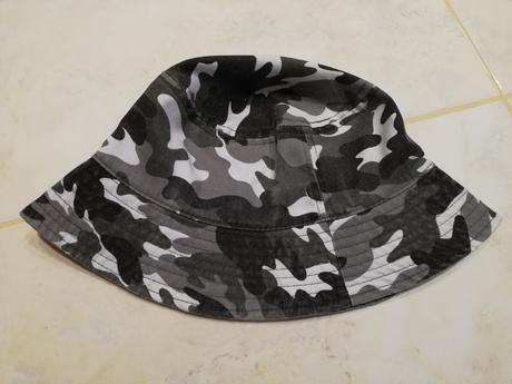 Klobúk bavl. - super stav, 134