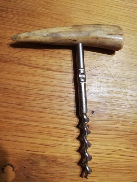 Vývrtka z parožia, 