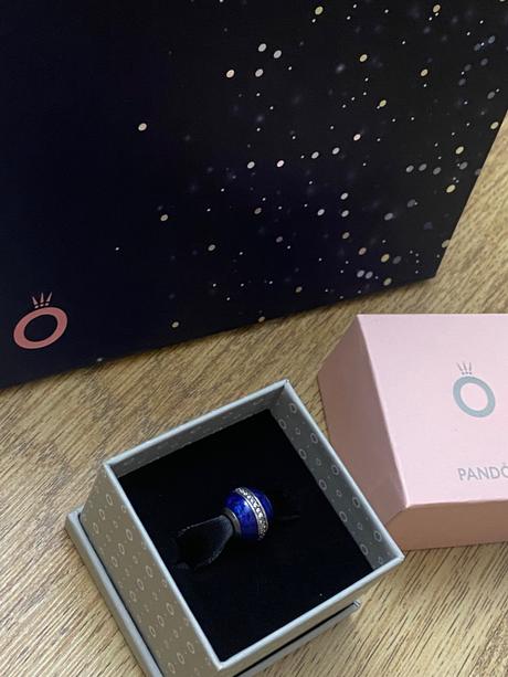 Pandora modra koralka, pandora