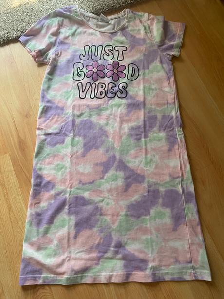 Batikovana nočná košeľa, 146