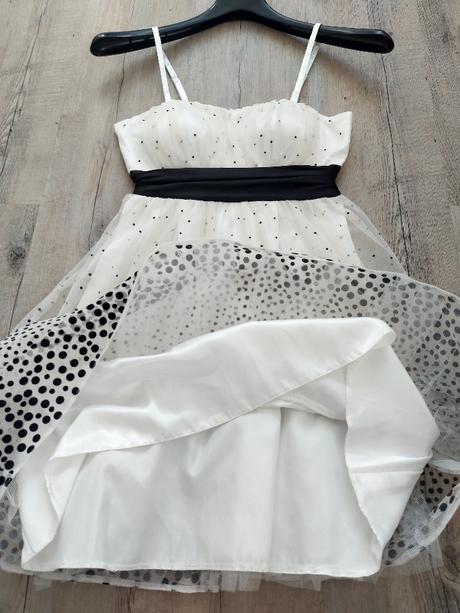 Čiernobiele šaty na ramienka, 36