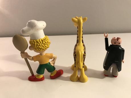 3 figúrky - žirafa, 2 panáčikovia,