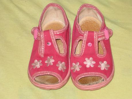 Sandálkové papučky, 23