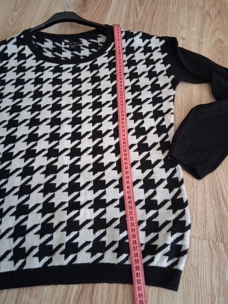 Čiernobiely sveter, amisu,s