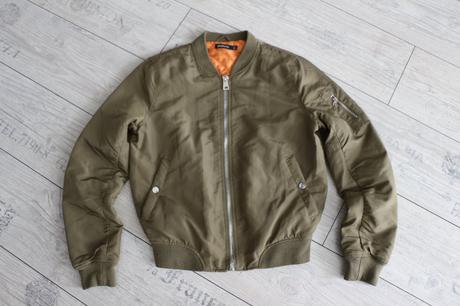 Tmavozelená bomberka, stradivarius,s