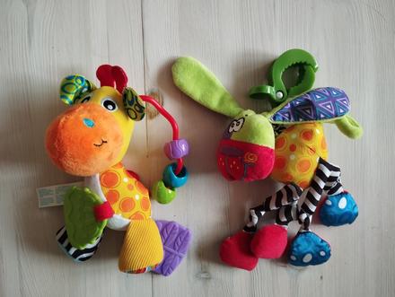 Hračky spolu playgro,