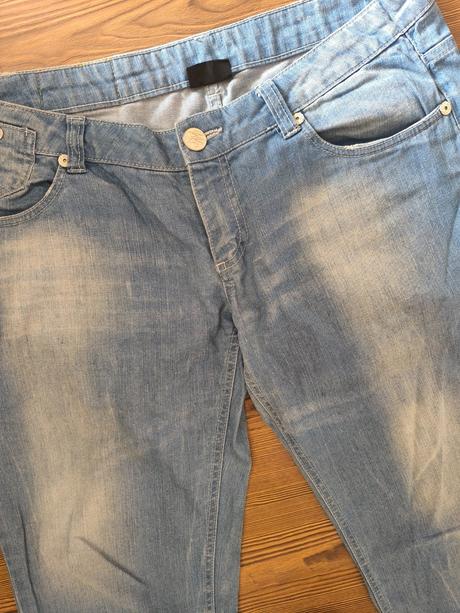 Džínsové trojštvrťáky, colours of the world,42