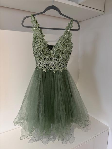 Plesové šaty krátke, s