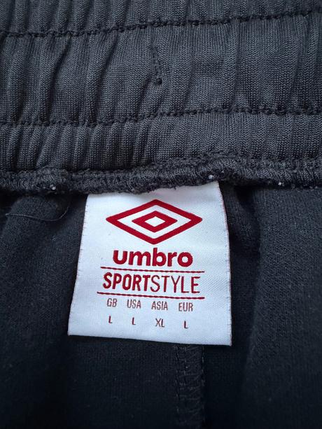 Čierne tepláky umbro, umbro,l