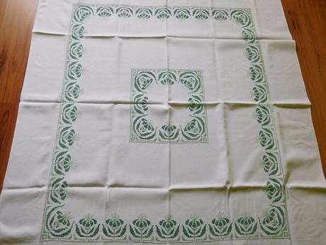 Ručne vyšívaný obrus-123x136cm,, 