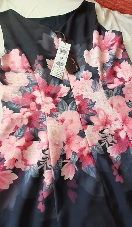 Spoločenské šaty, 44