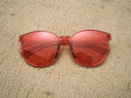Ružové slnečné okuliare, 