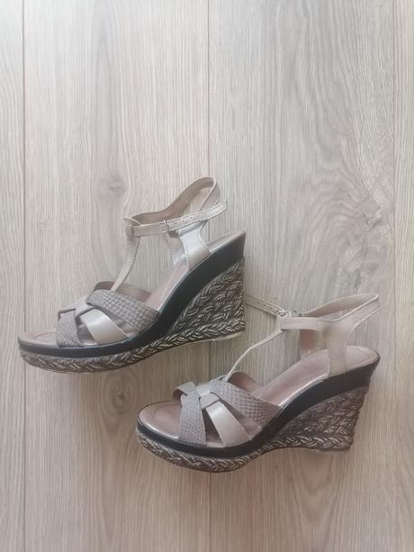 Sandále na platforme, 38