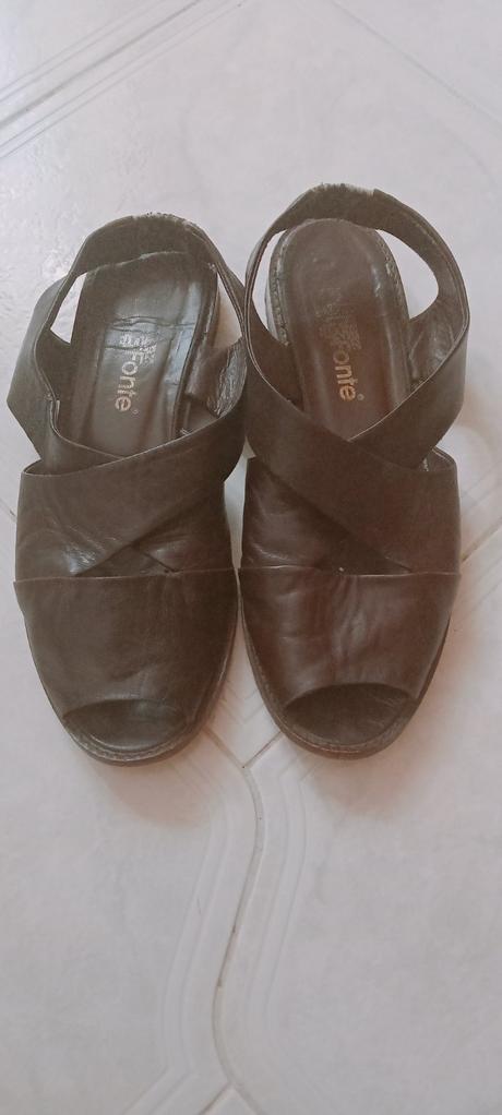 Kožené sandále, 39