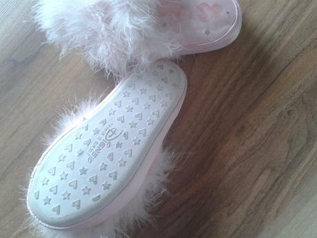 Chlpate papucky, disney,25