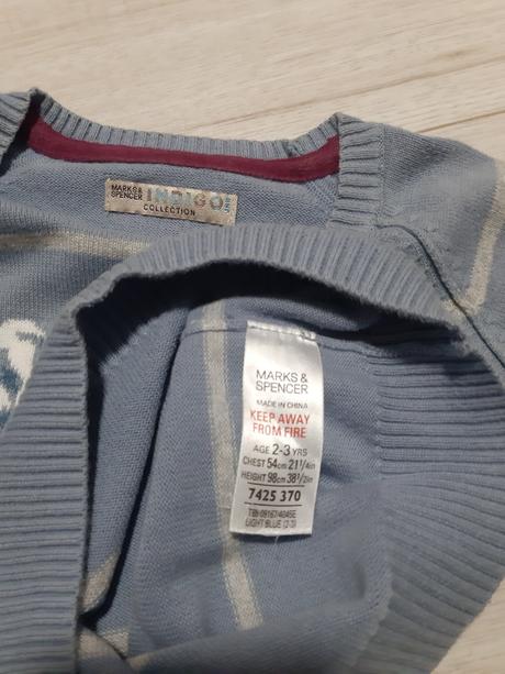 Svetrik s ladovym medvedom, marks & spencer,98