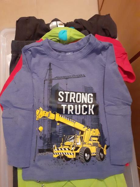 3 mikiny a 4 tričká  (2-3 roky), 86–98