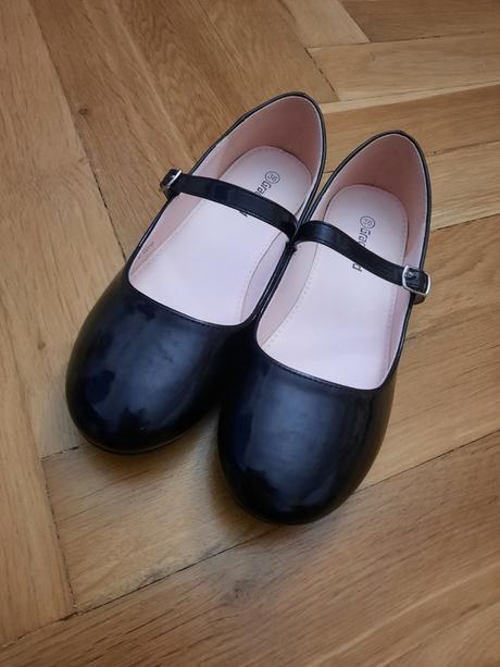 Krásne topánky. vn.dl.22 cm, graceland,36