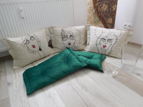 Vankúše v prírodnej farbe+zelené smaragdové, 