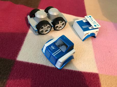 Policajne auto, mega block,